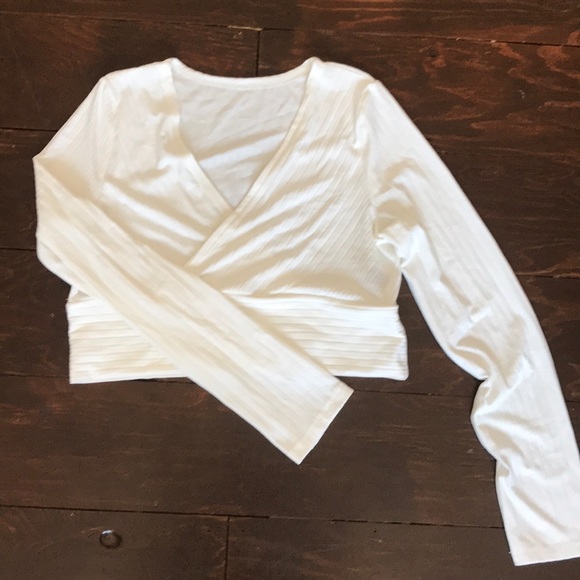 SHEIN cropped long sleeve top - Picture 2 of 2